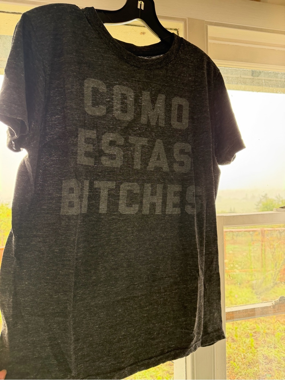 BUYMEBRUNCH Graphic Tee - 'Como Estas Bitches’ - size Men’s Medium